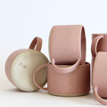 Indlæs billede til gallerivisning Retro-kop med hank, LYSERØD