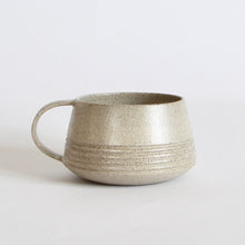 Indlæs billede til gallerivisning Retro-rillekop med hank, MOKKA