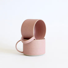 Indlæs billede til gallerivisning Retro-kop med hank, LYSERØD